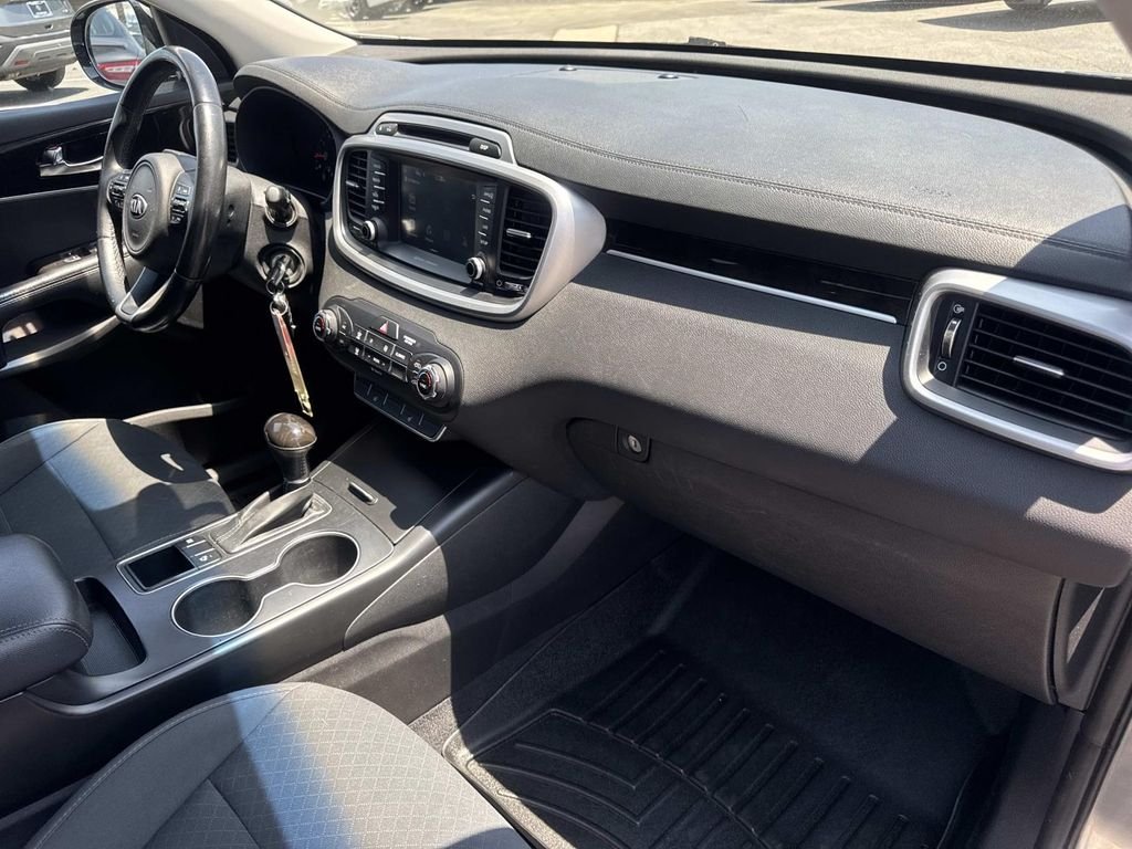 Used 2017 Titanium Silver Kia LX image 27
