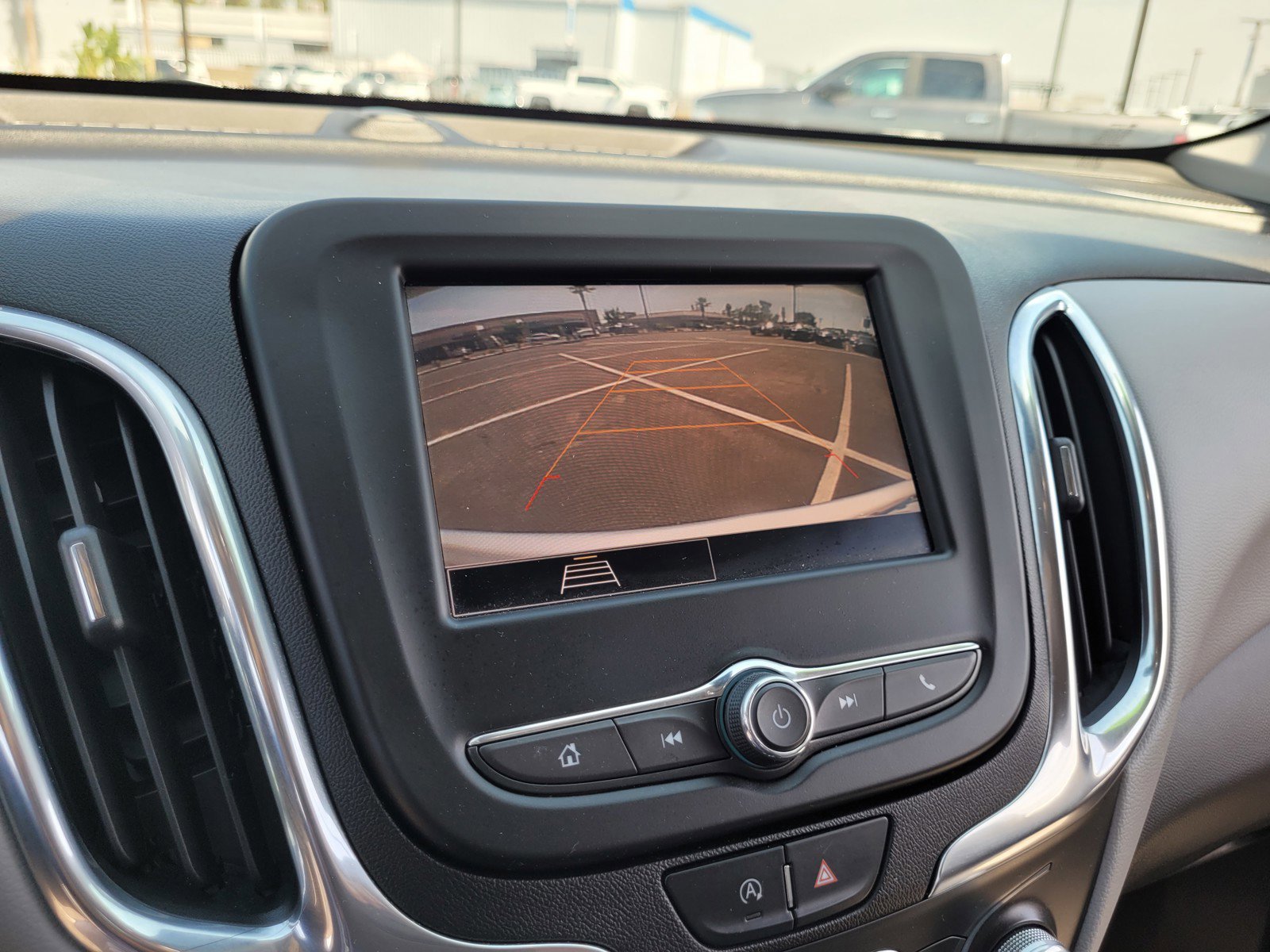 2022 Chevrolet Equinox LT - Photo 17