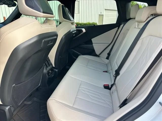 2025 BMW X3 30 - Photo 16