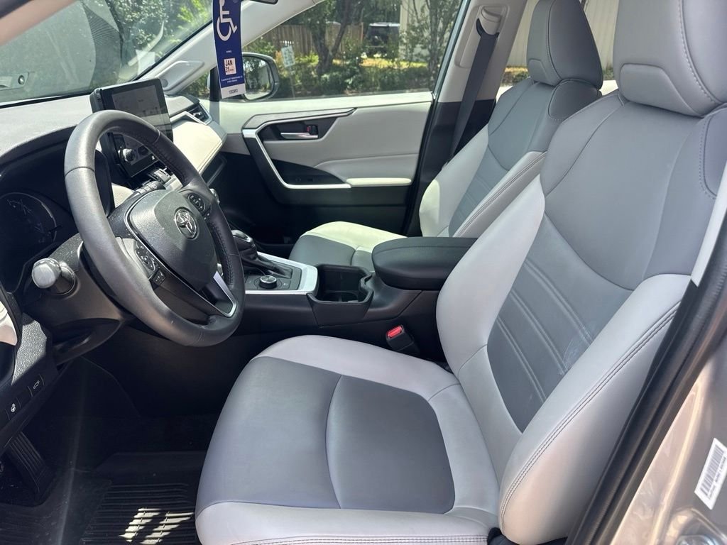 Used 2023 Silver Toyota XLE Premium image 20