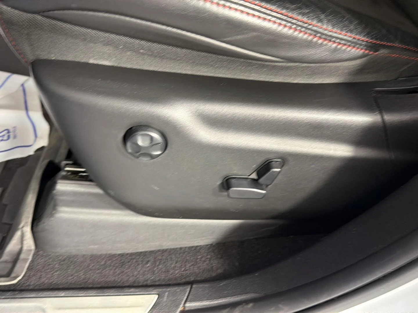 Used 2019 Bright White Clearcoat Jeep Trailhawk image 26