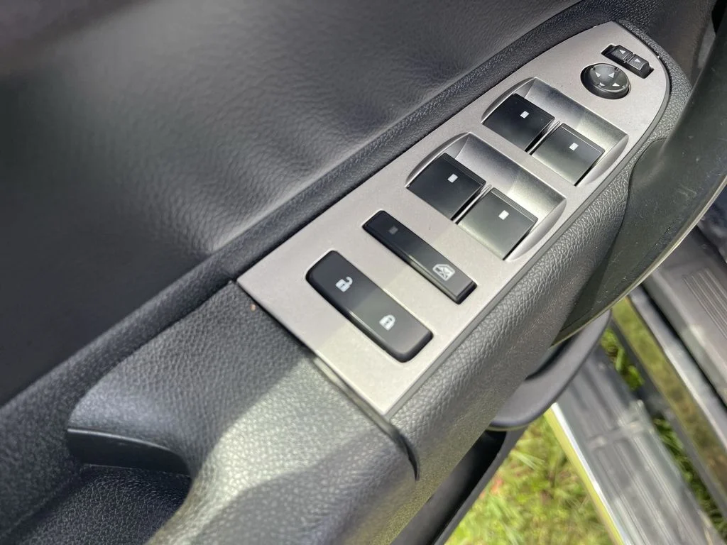 Used 2014 Black Chevrolet LT image 17