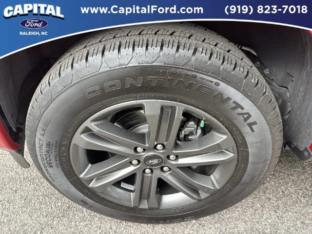 Used 2023 Red Ford Lariat image 13