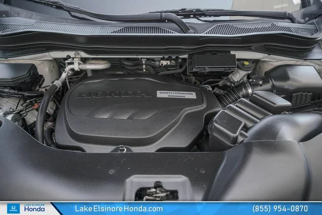 Used 2017 White Diamond Pearl Honda EX-L image 28