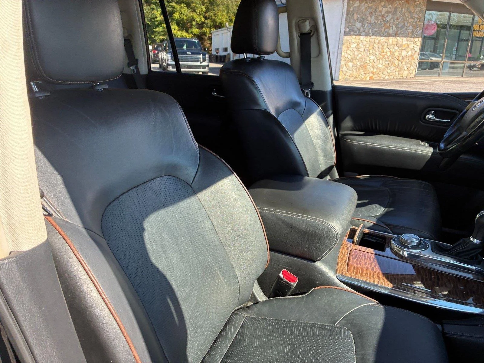 Used 2020 Super Black Nissan SL image 31