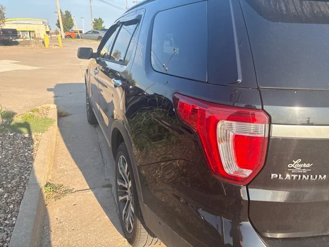 Used 2017 Black Ford Platinum image 9