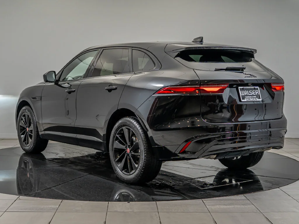 Used 2021 Santorini Black Metallic Jaguar P250 S image 7