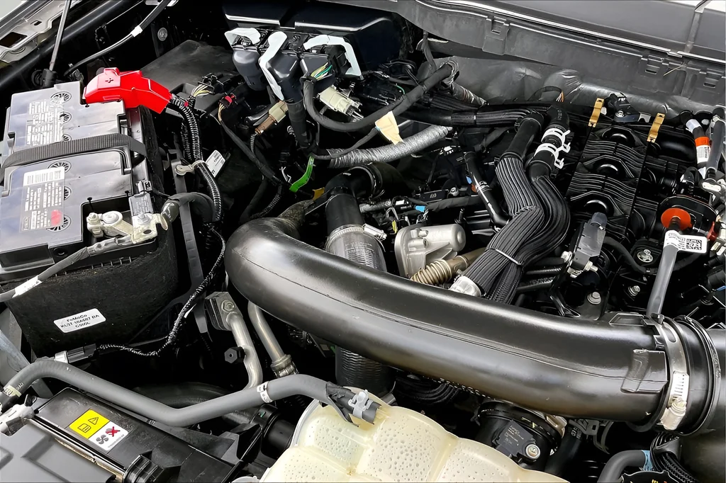 Used 2024 Gray Ford XLT image 29