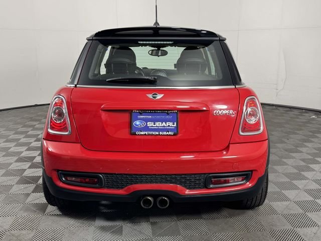 Used 2011 Chili Red MINI Base image 9