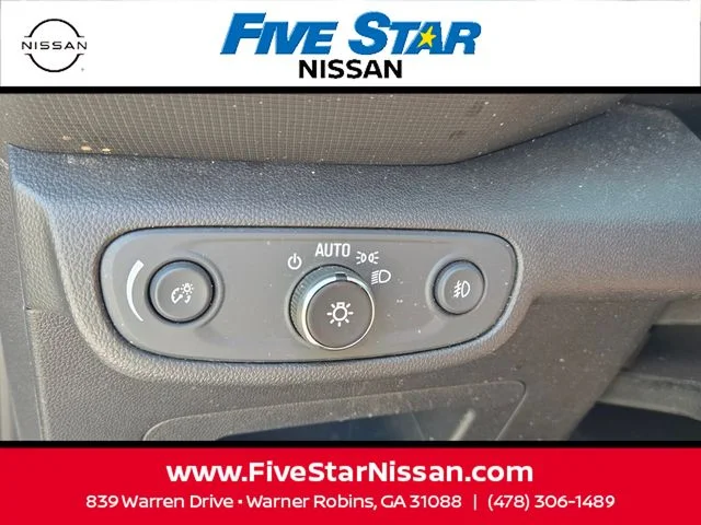 Used 2022 White Chevrolet LT image 30