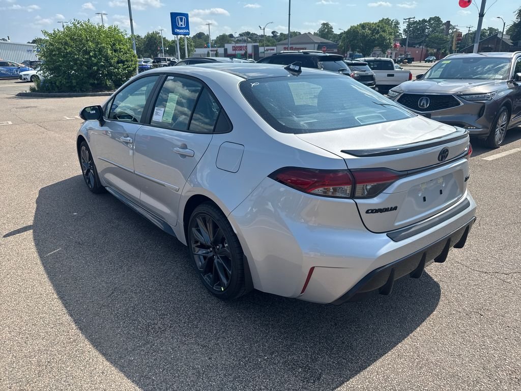 New 2026 Classic Silver Metallic with Midnight Black Metallic roof Toyota XSE image 5