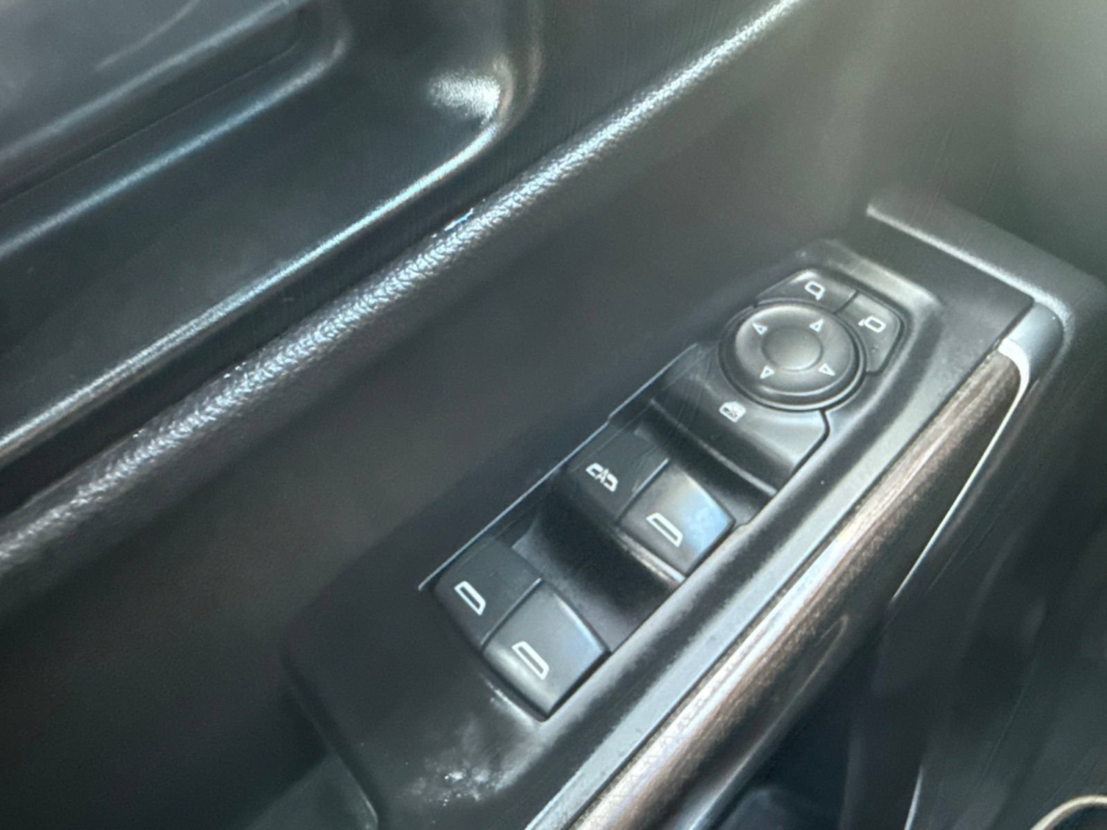 Used 2020 Shadow Gray Metallic Chevrolet LT Trail Boss with Convenience Package - Trailering Package image 35