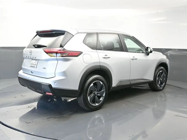 Used 2025 Silver Nissan SV image 7