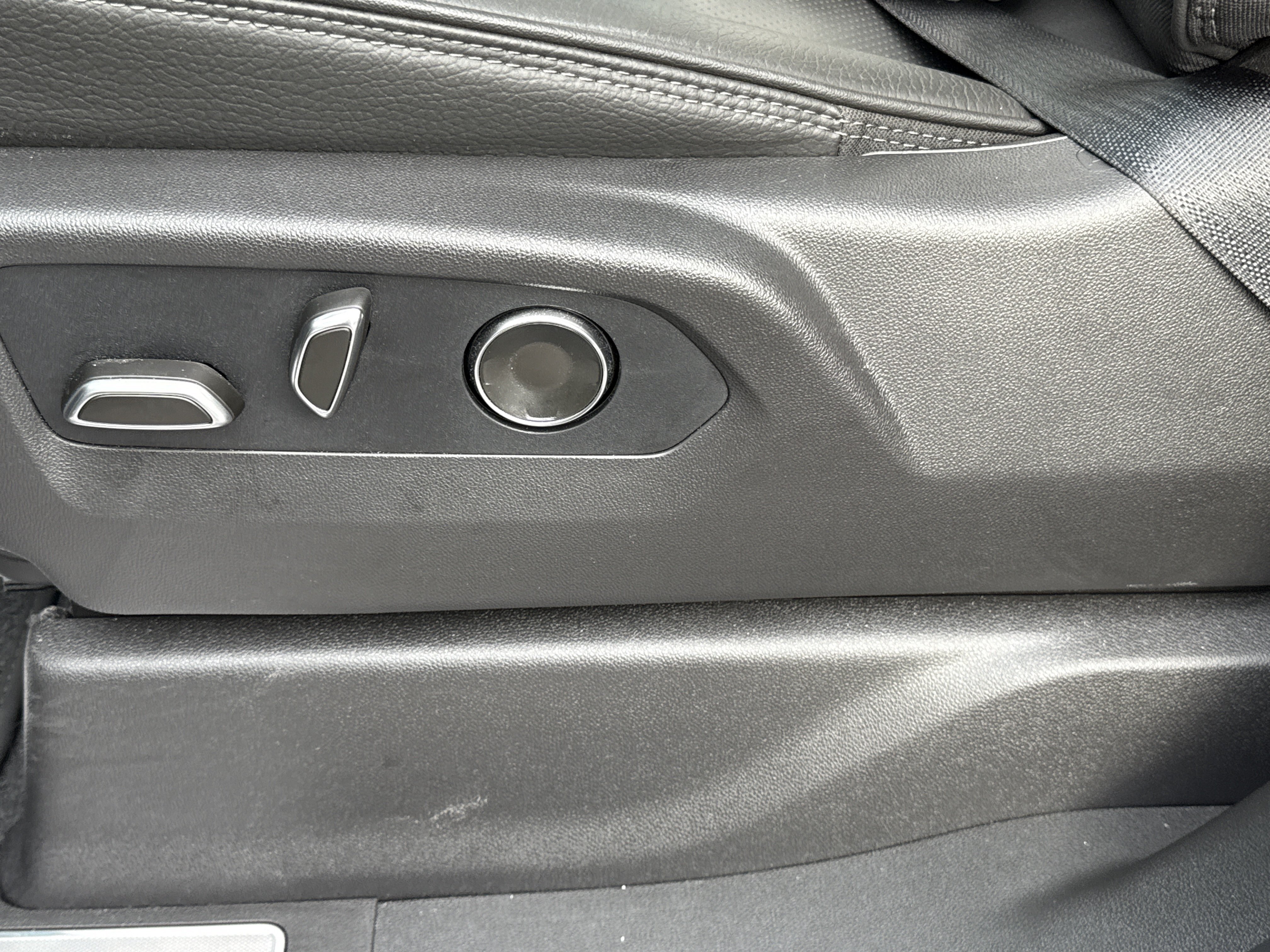 Used 2026 Sterling Metallic GMC Denali image 18