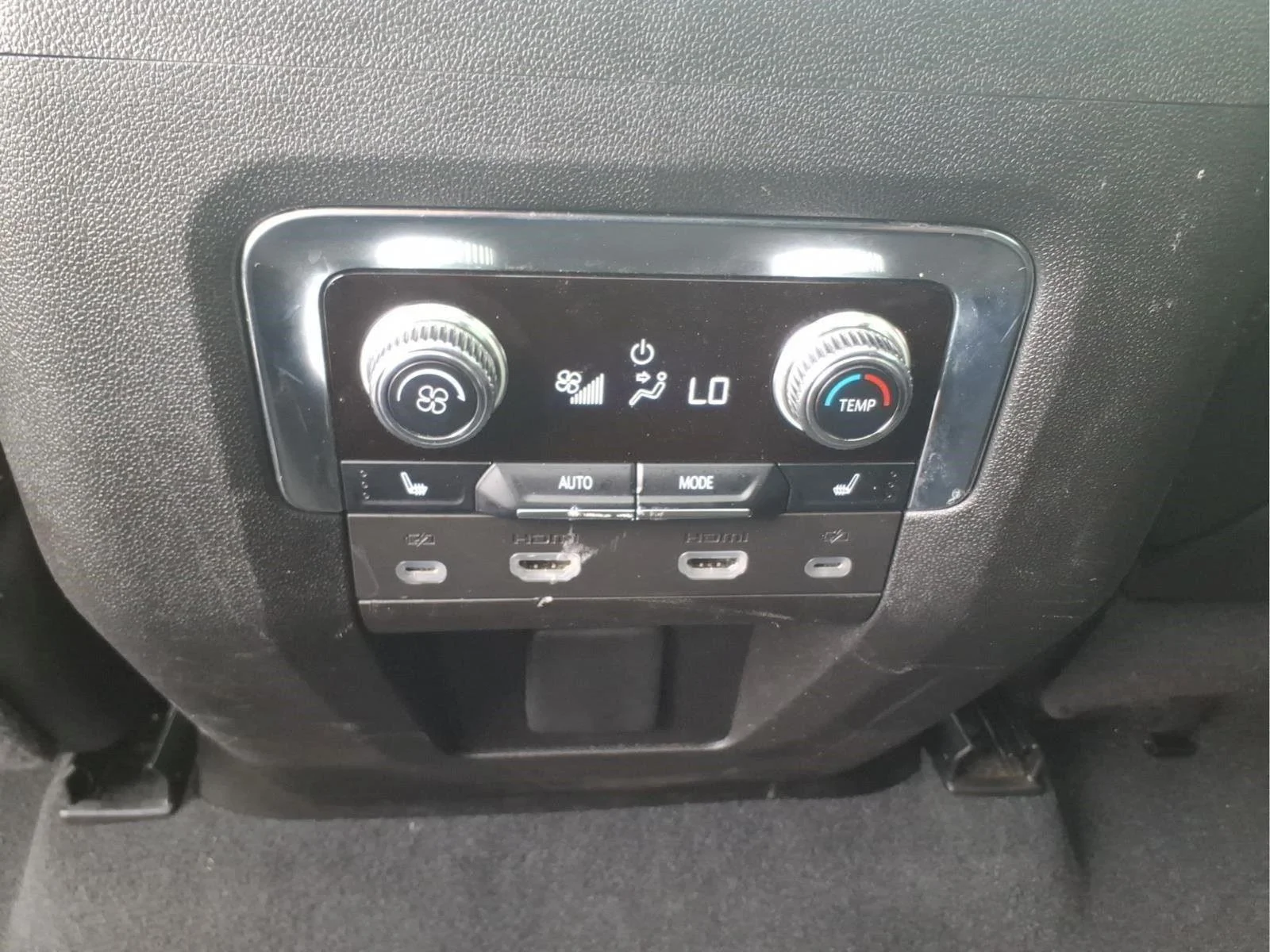Used 2024 White Frost Tricoat GMC AT4 image 17