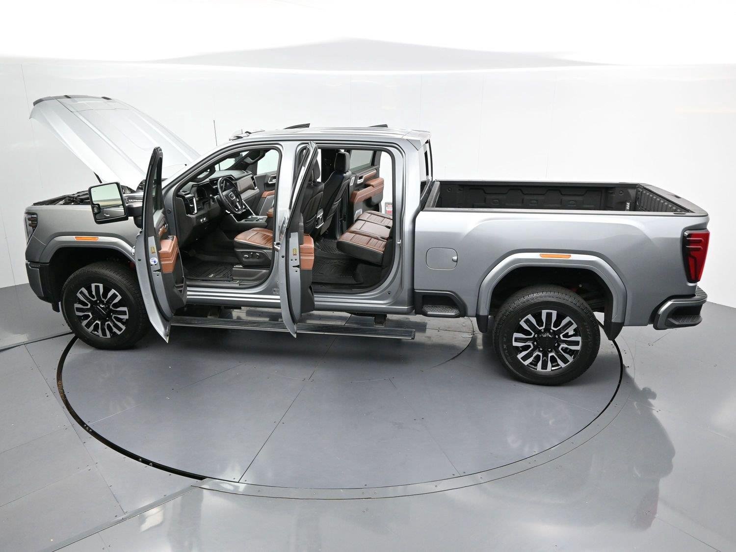 Used 2025 Sterling Metallic GMC Denali Ultimate image 41