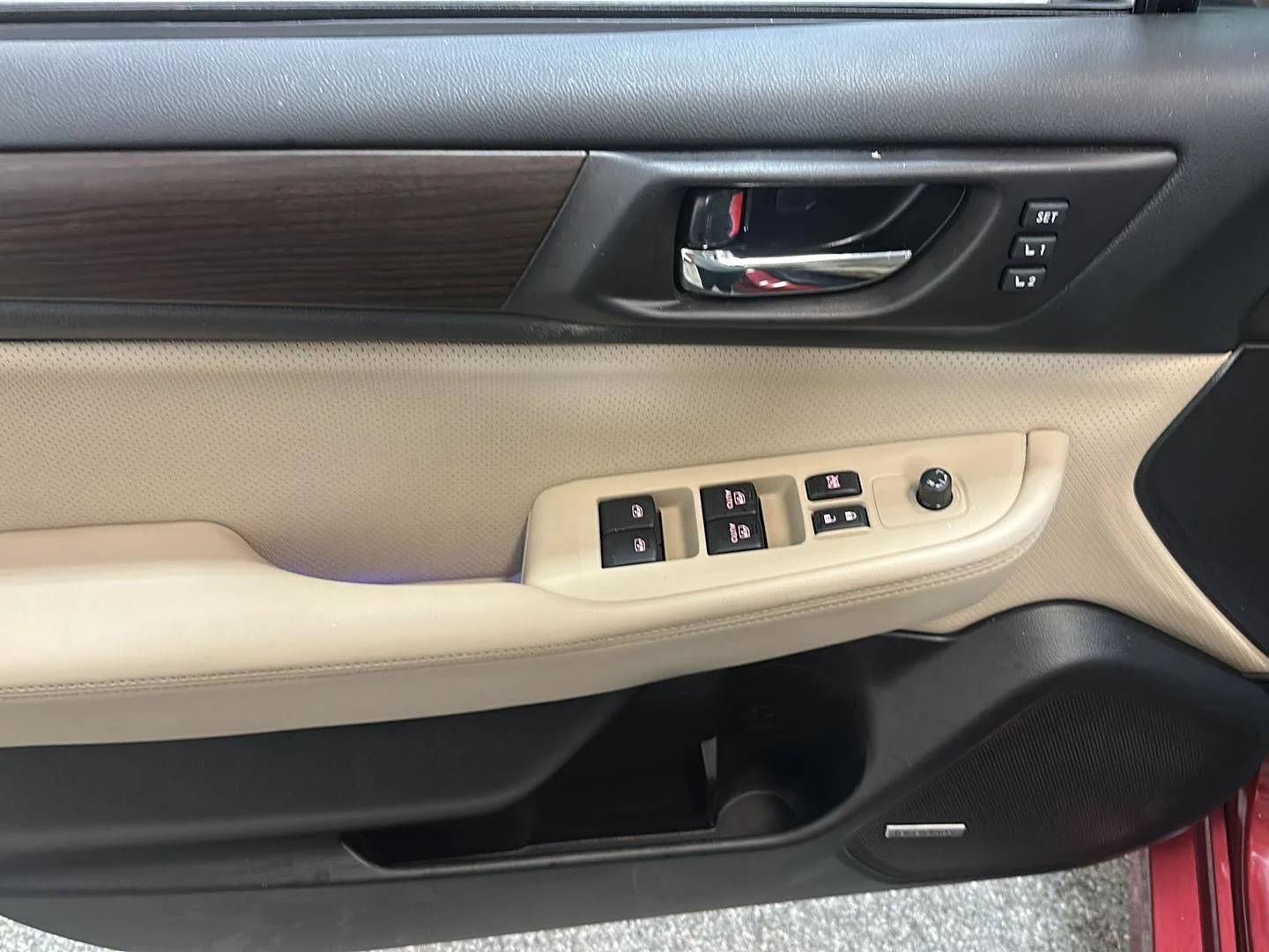 Used 2017 Venetian Red Pearl Subaru Limited image 17