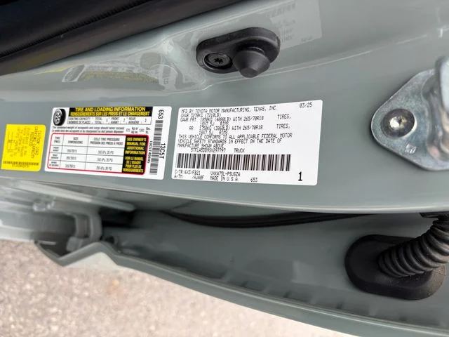 Used 2025  Toyota SR5 image 25