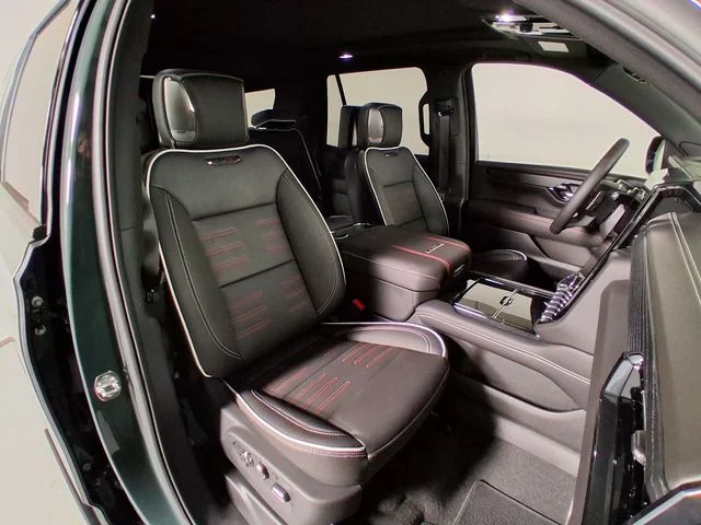 2026 GMC Yukon AT4 Ultimate - Photo 17