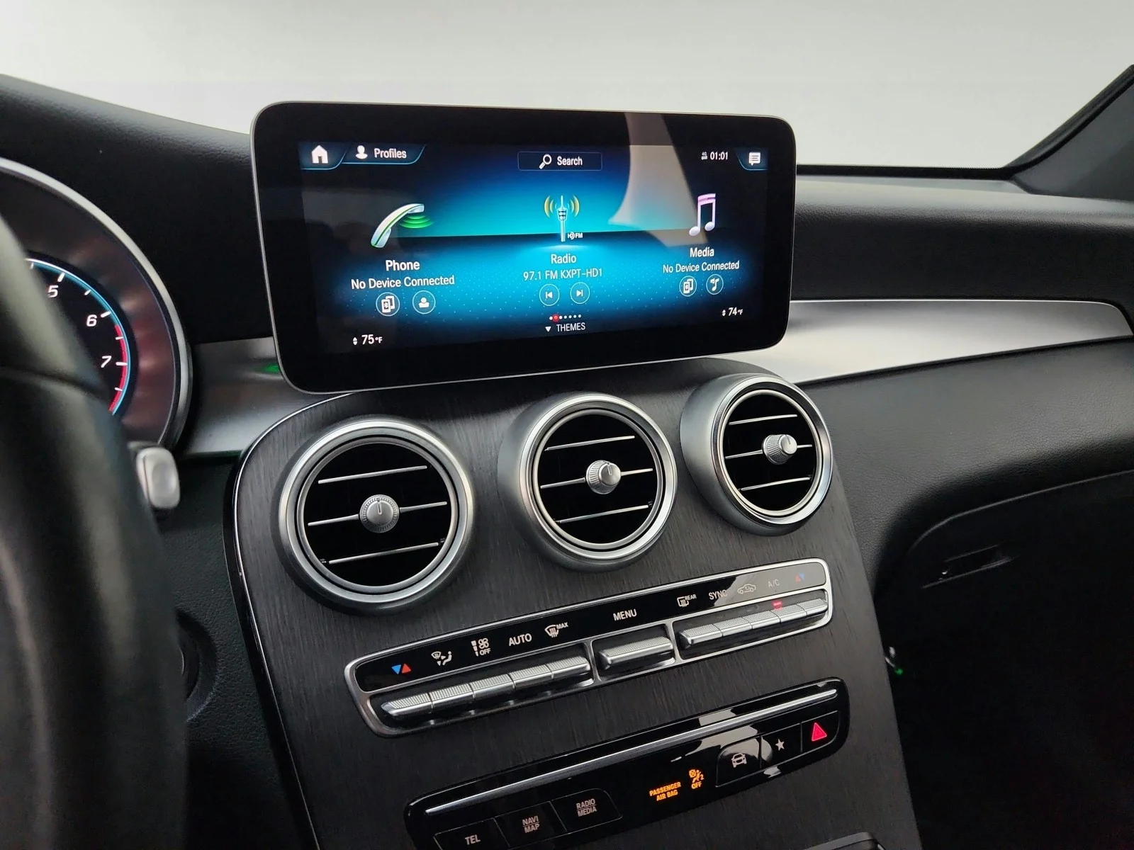 Used 2020 Selenite Grey Metallic Mercedes-Benz GLC 300 image 20