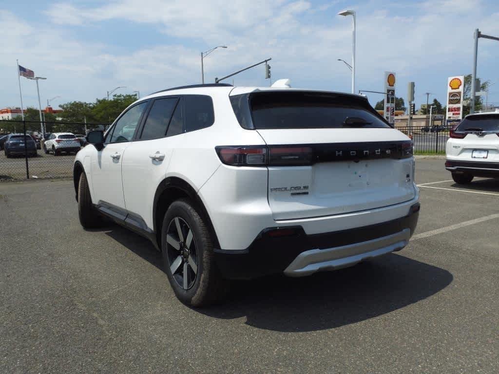 New 2026 Frostline White Pearl Honda Touring image 4