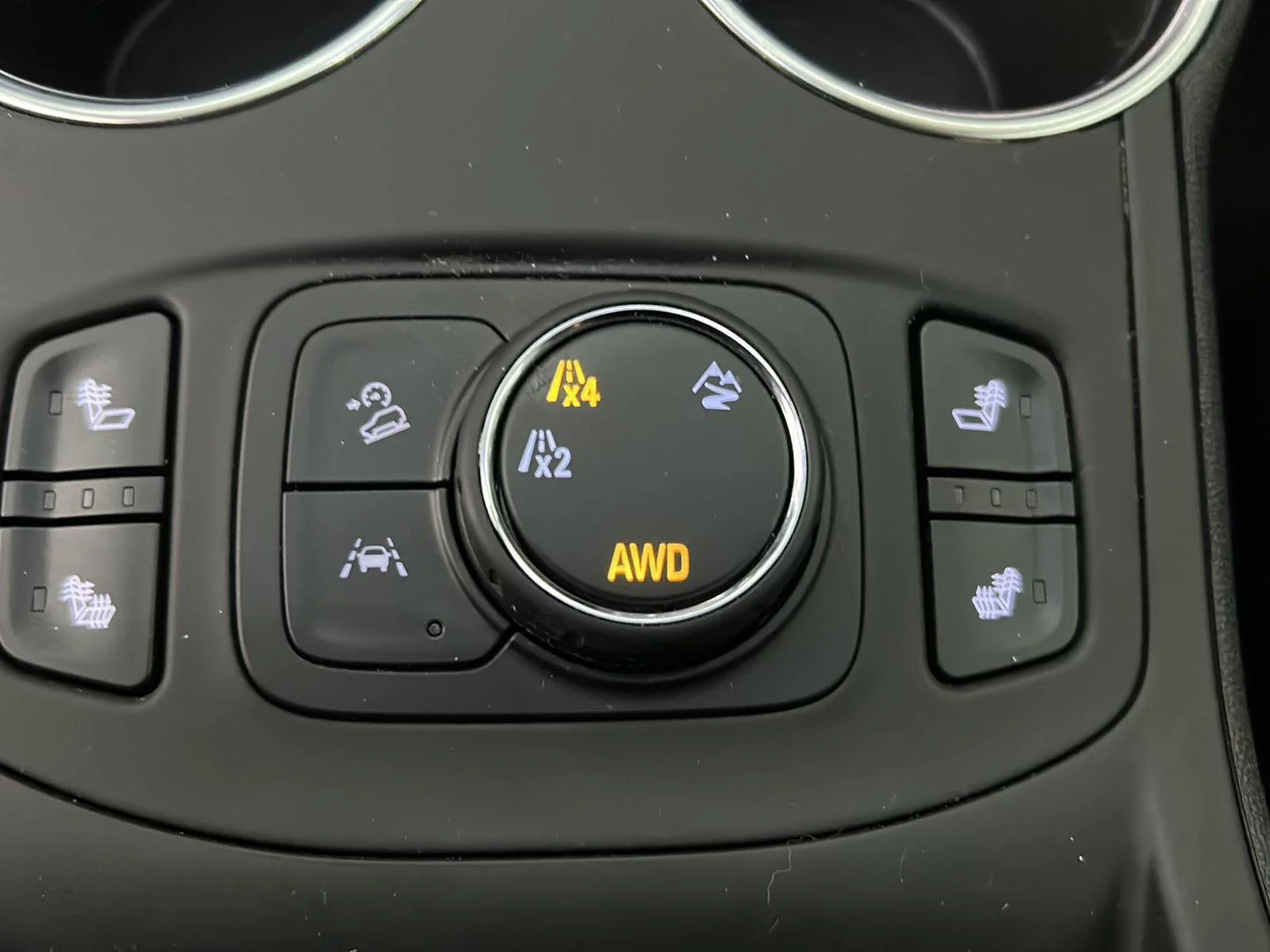 Used 2024 Summit White GMC SLE image 23