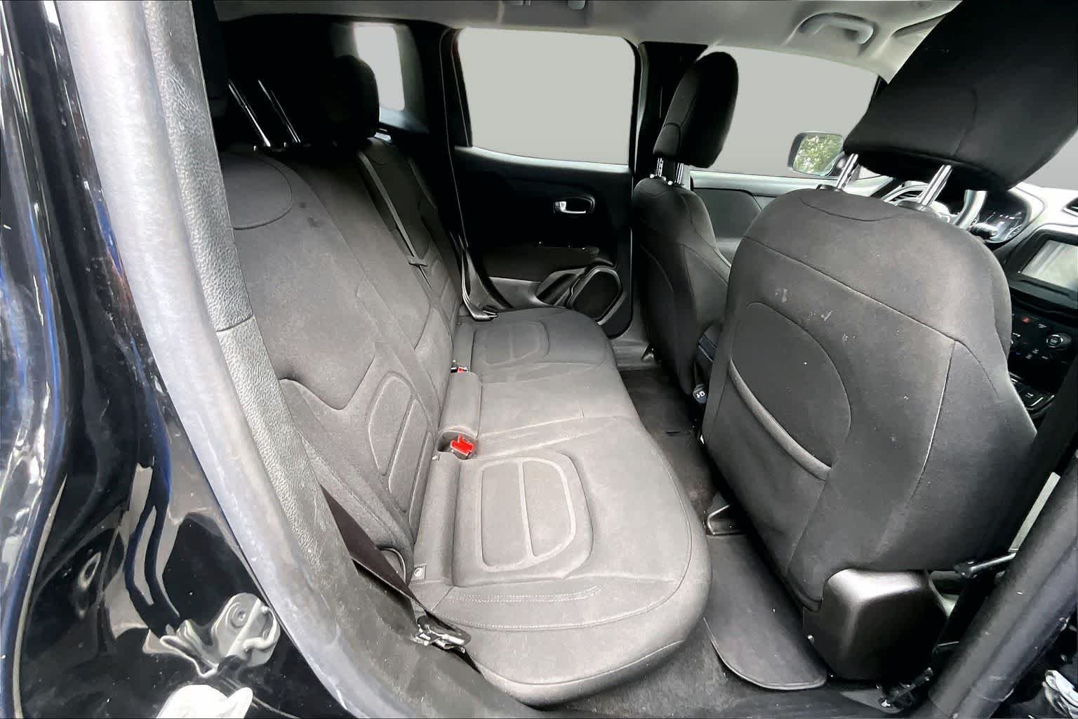 Used 2020 Black Clearcoat Jeep Latitude image 20
