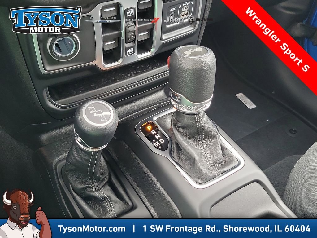 New 2026 Hydro Blue Pearl-Coat Exterior Paint Jeep Sport S image 31