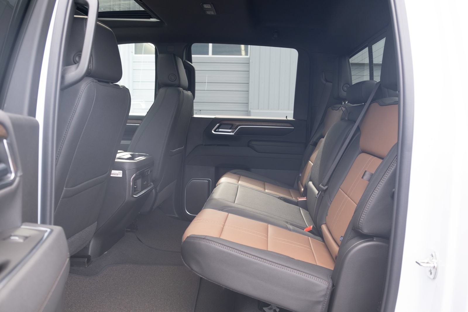 New 2026 Polar White Tricoat Chevrolet High Country image 19