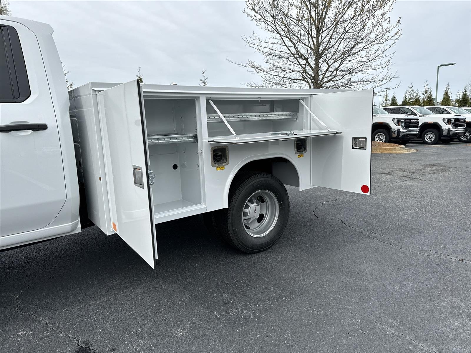 New 2025 Summit White GMC Pro image 20