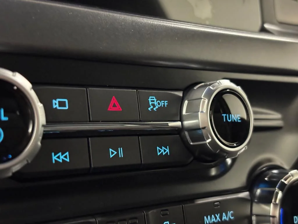 New 2026 Agate Black Metallic Ford XLT image 22