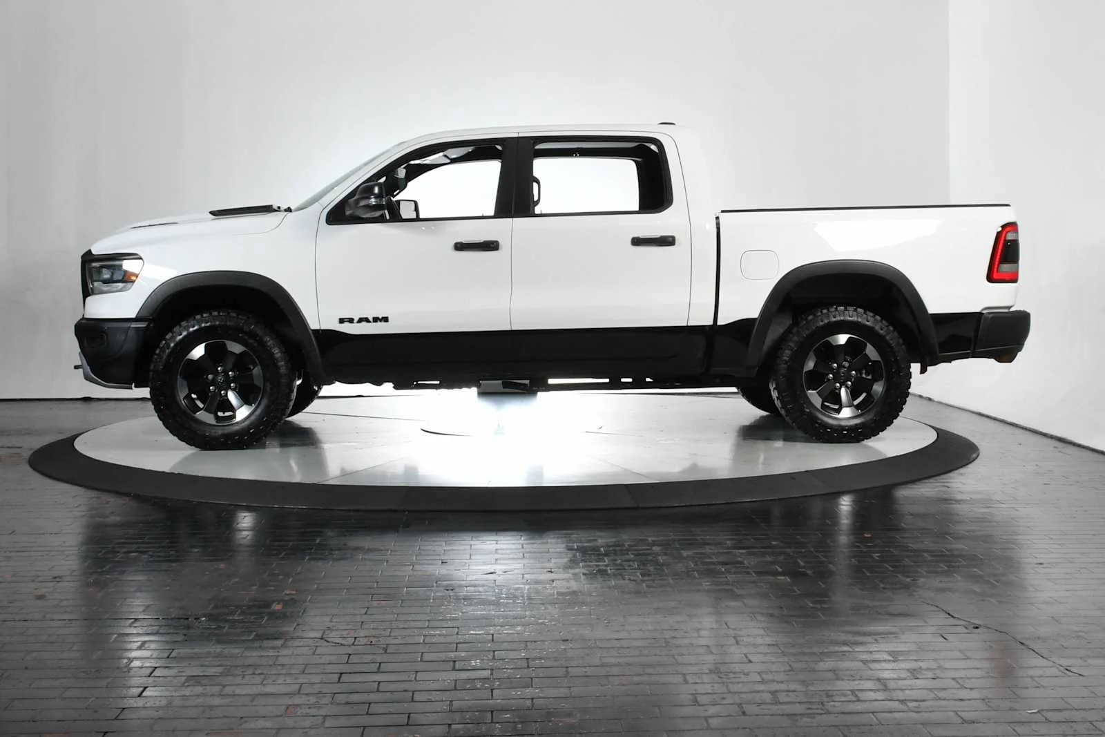 1C6SRFLT5NN192010