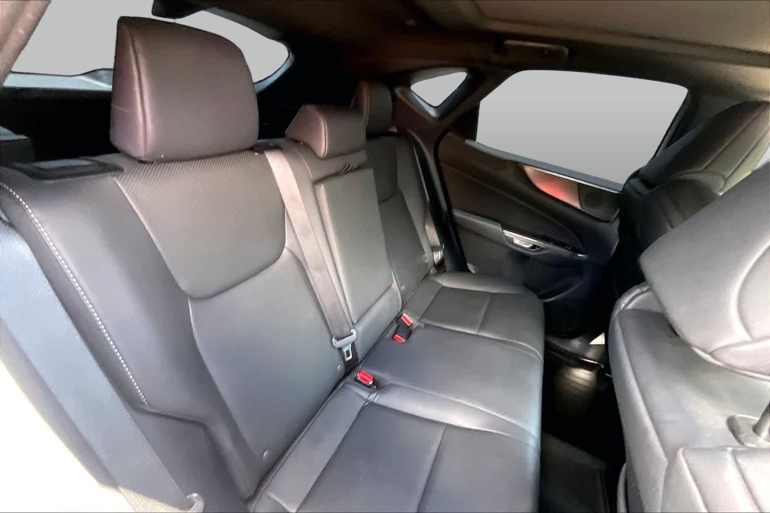 Used 2024 Ultra White Lexus F SPORT Handling image 19