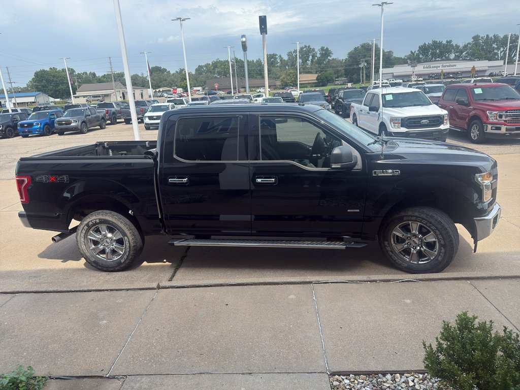 Used 2017 Shadow Black Ford XLT image 5