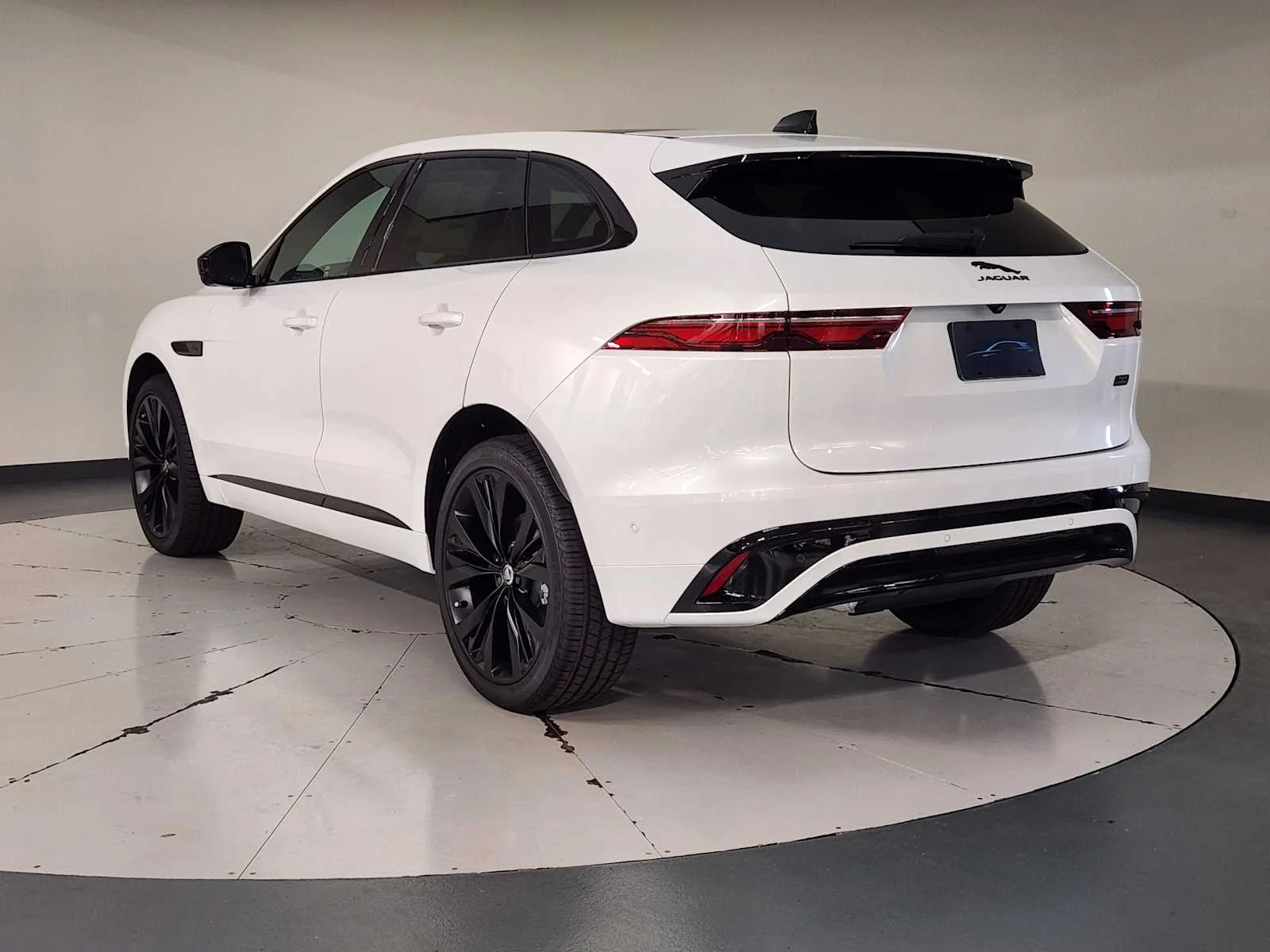New 2026 Ostuni Pearl White Premium Metallic Jaguar R-Dynamic S image 12