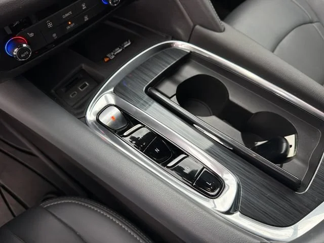 Used 2023 (Includes Satin Nickel lower exterior accent color.) Buick Essence image 27