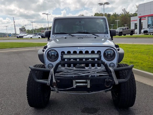 Used 2015 Silver Jeep Unlimited Rubicon image 2
