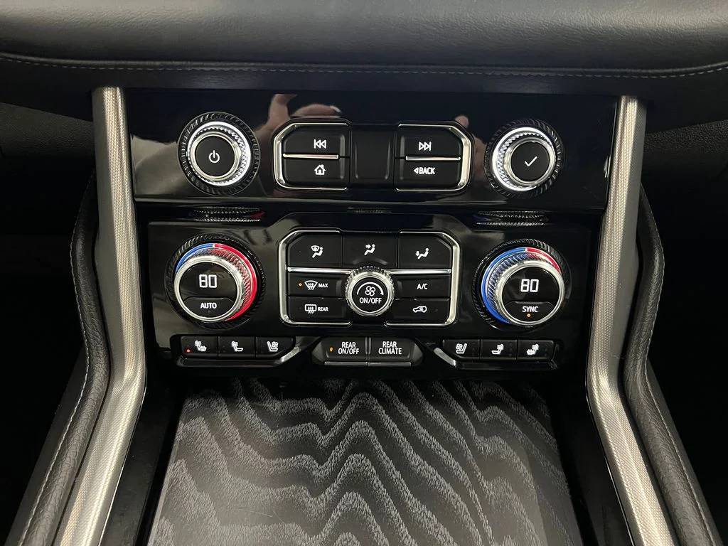 2024 GMC Yukon XL Denali - Photo 14