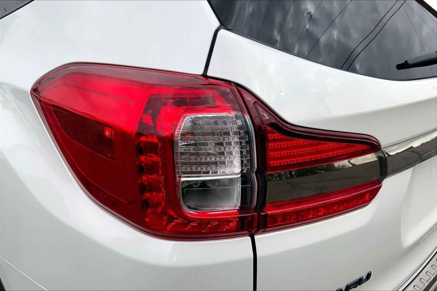 Used 2022 Crystal White Pearl Subaru Onyx Edition image 25