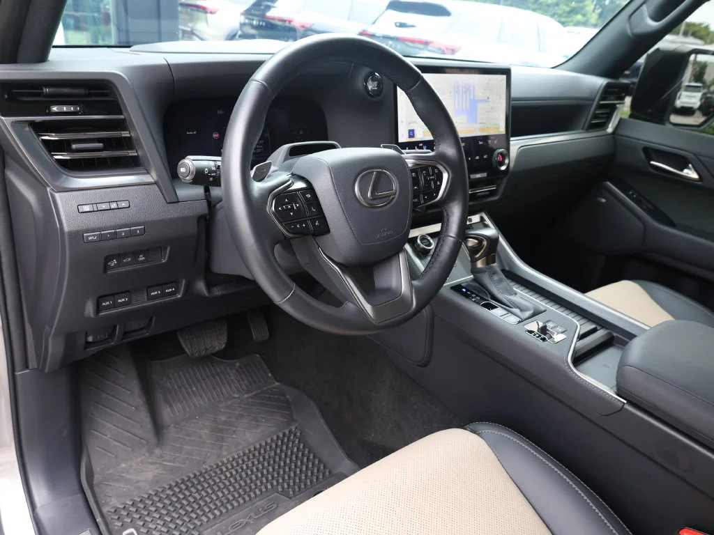 Used 2025 Silver Lexus 550 Overtrail+ image 15