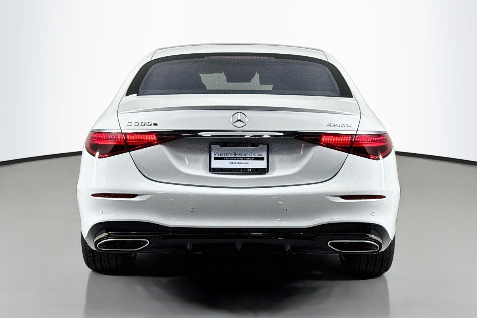 Certified Used 2026 MANUFAKTUR Moonlight White Metallic Mercedes-Benz S 580e image 4