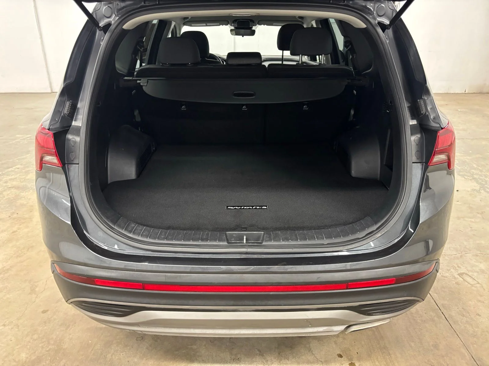 Used 2023 Gray Hyundai SE image 23