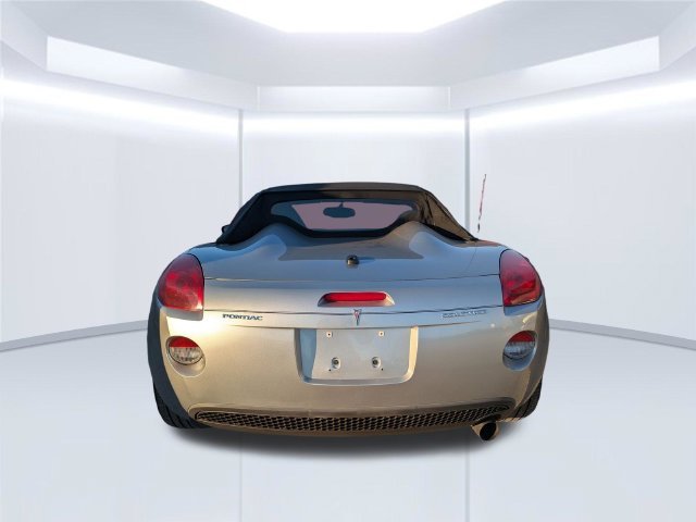 Used 2008 Silver Pontiac Base image 2