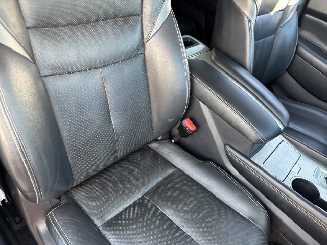 Used 2017 Red Nissan Platinum image 28