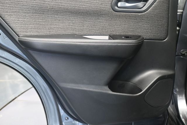 2023 Nissan Rogue SV - Photo 18