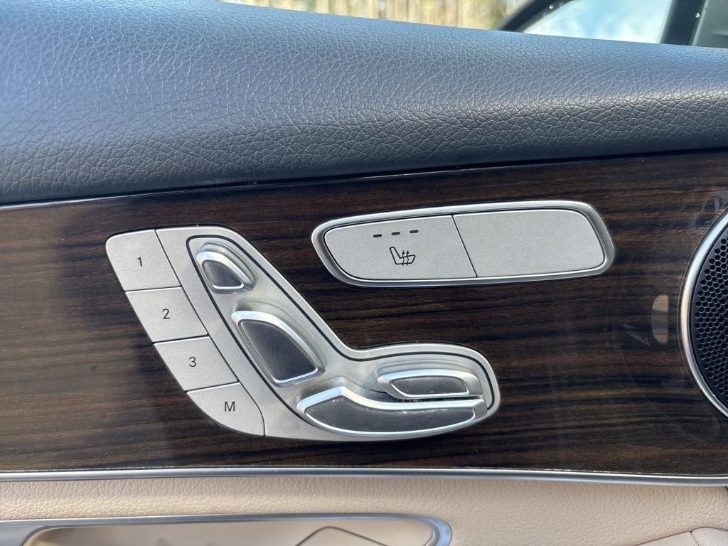 Used 2022 Mojave Silver Metallic Mercedes-Benz GLC 300 image 44