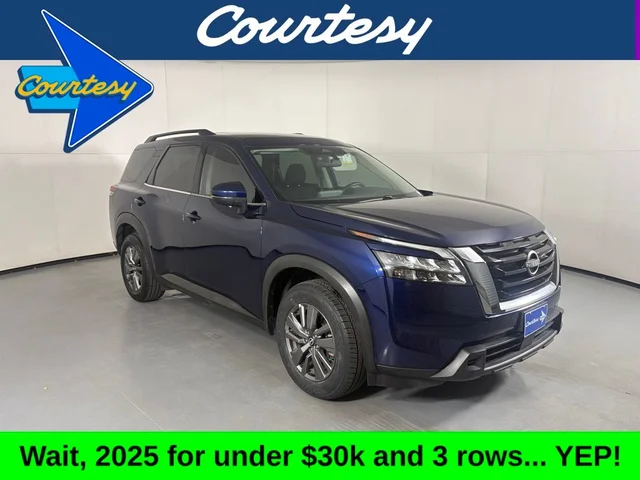 2025 Nissan Pathfinder SV
