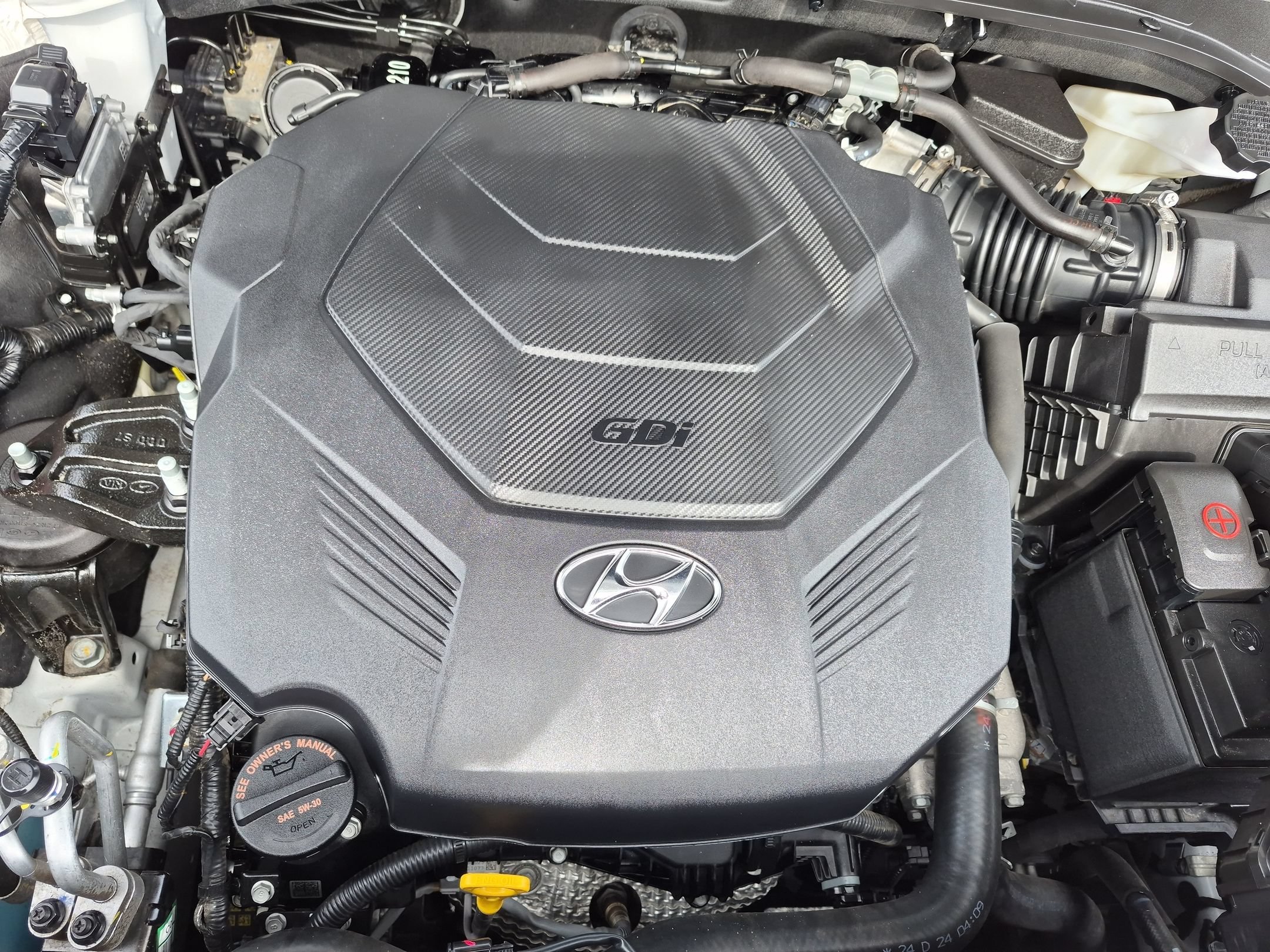 Used 2025 Hyper White Hyundai Limited image 39