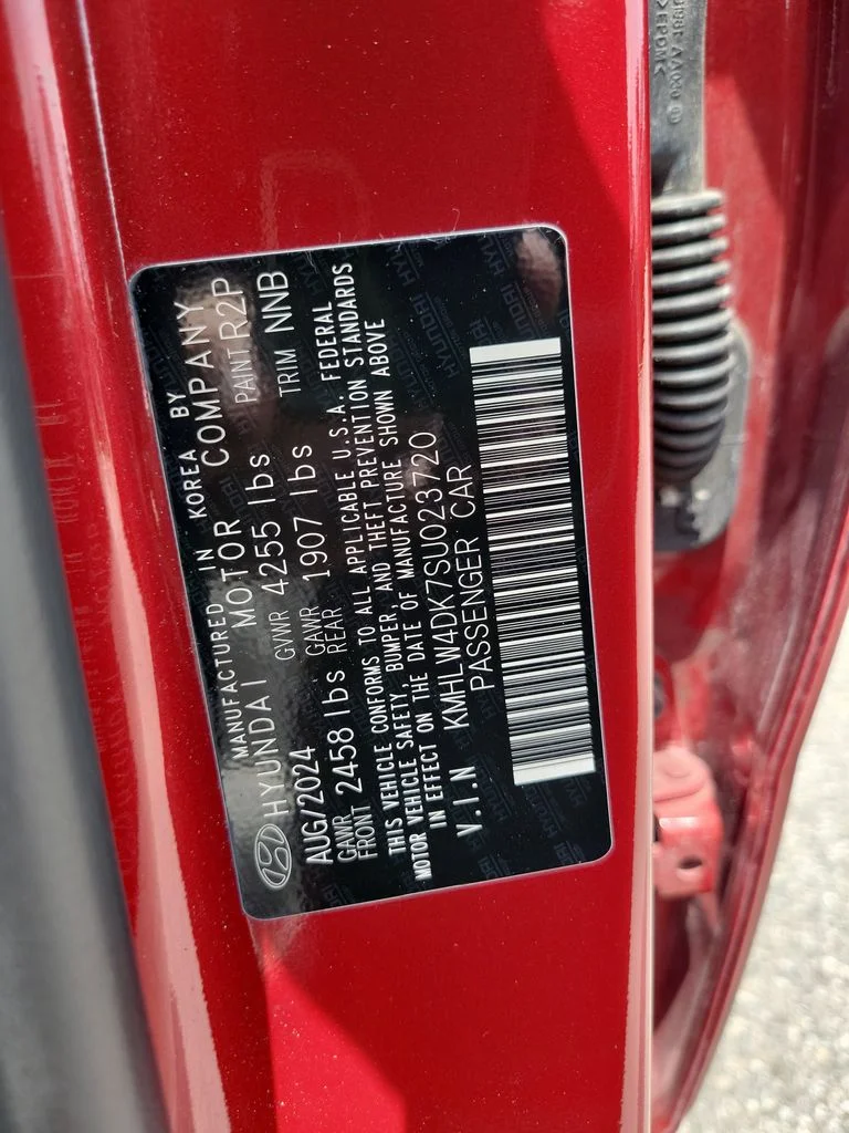Used 2025 Red Hyundai Base image 31