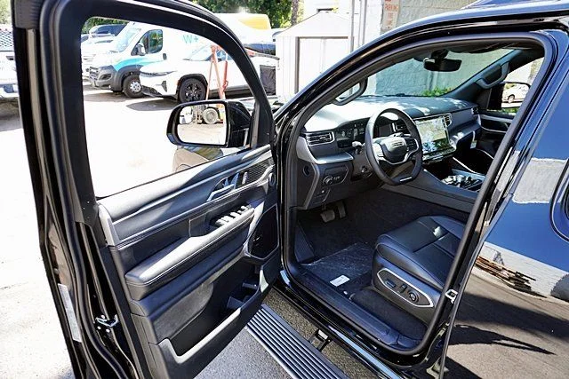 New 2026 High Gloss Black Jeep Limited Reserve image 43